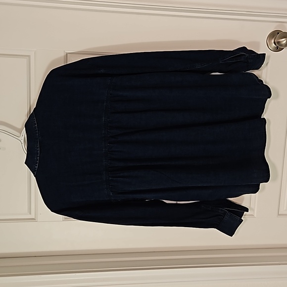 Banana Republic Chambray Shirt - Picture 6 of 6